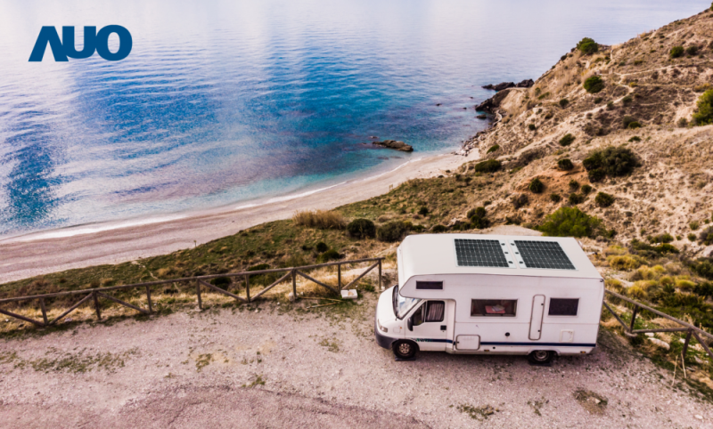 「可撓輕量化太陽光電板SunCurva」使用輕量特殊耐候型複合板取代傳統太陽能板的玻璃前板，不僅降低70%重量，每米平方僅3Kg；具有抗衝擊性能及通過電磁相容性測試，可應用於交通運輸工具，如露營車、遊艇等